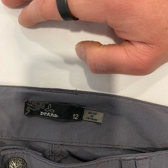 NWT Prana Women's Mid-Rise Relaxed Fit Performance Convertible Hiking Pants - 12 - Picture 4 of 9